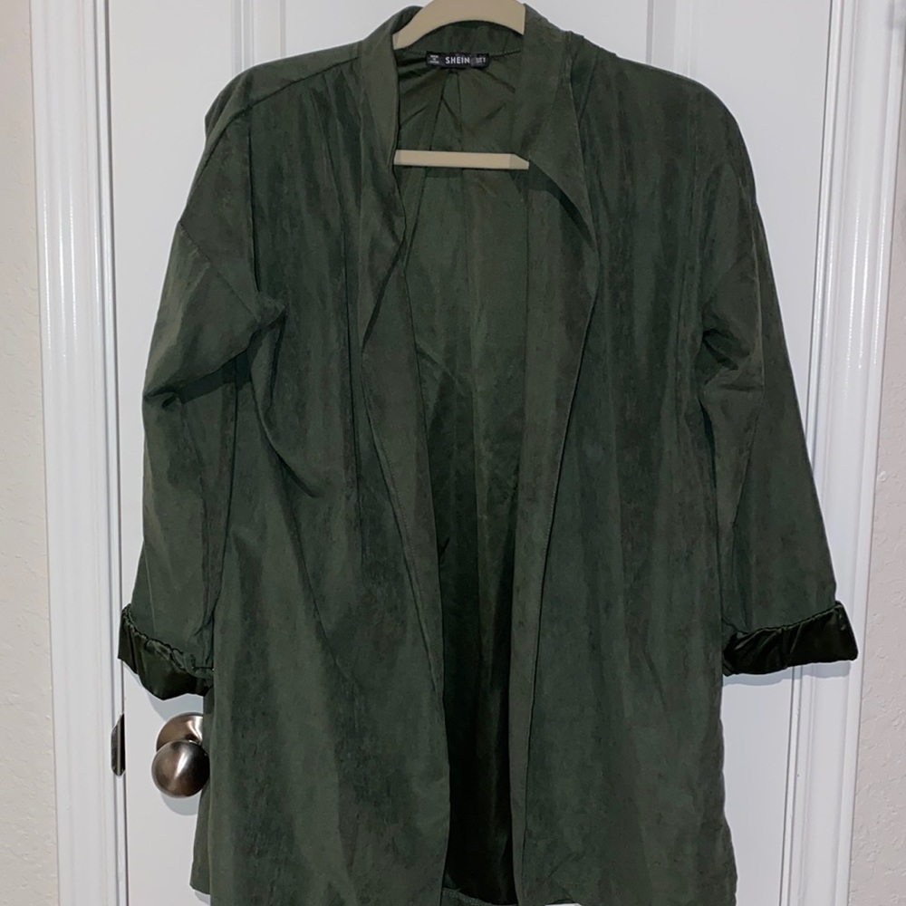 Velvet-like green jacket. Silky lining inside. Size small, SHEIN.